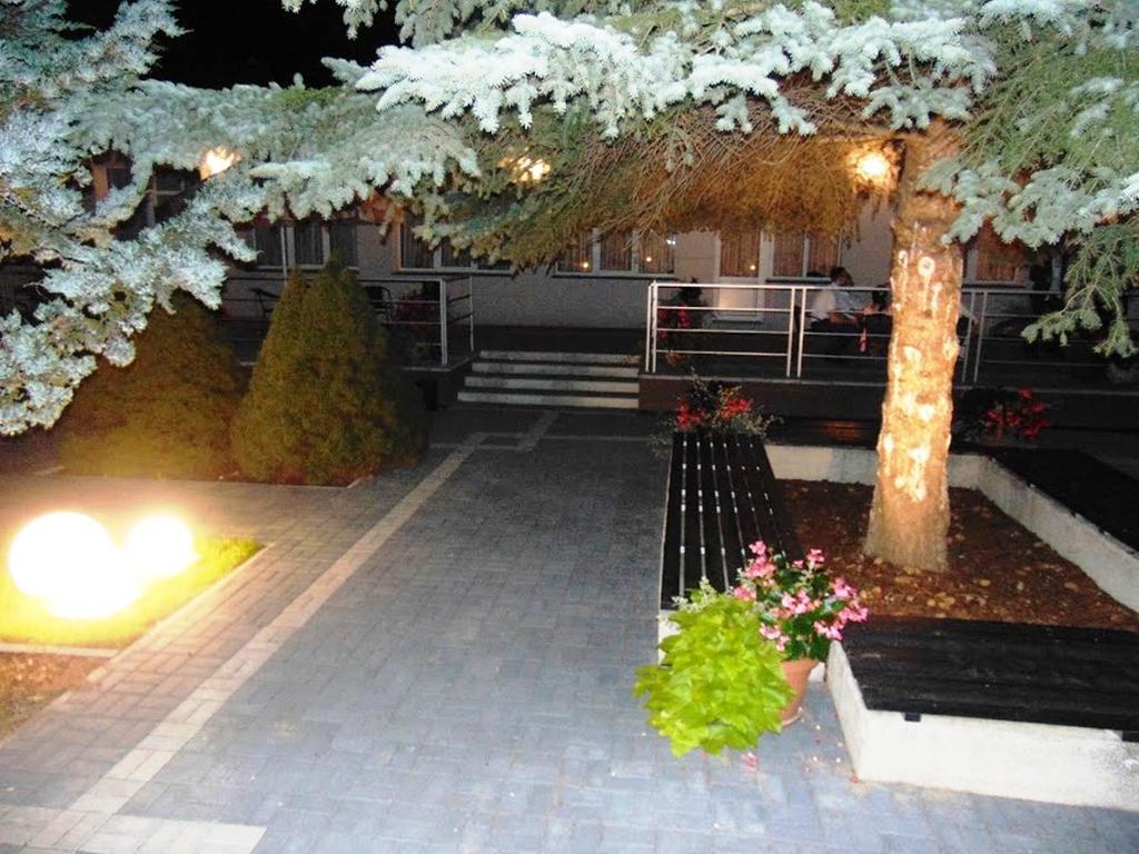 Hotel Odr Sulechów Eksteriør billede